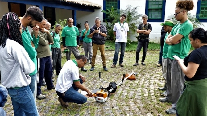 Agricultores familiares e cooperativados recebem informações sobre minimecanização agrícola