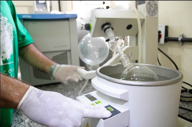 Equipe da Biotec Maricá faz visitas técnicas a laboratórios da UFRRJ em Seropédica e ao campo Farmácia Viva