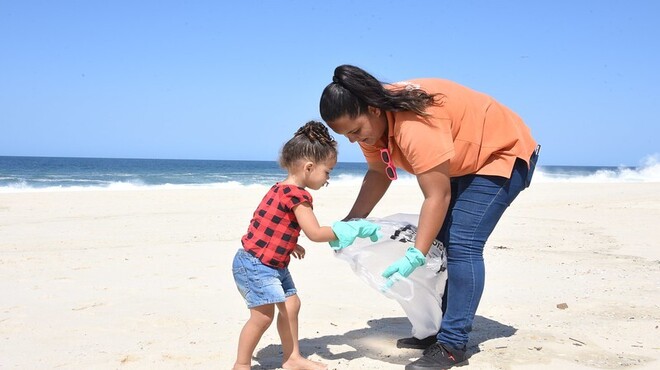 Dia Mundial da Limpeza mutirão recolhe cerca de 2 mil quilos de lixo de praias e cachoeiras em Maricá