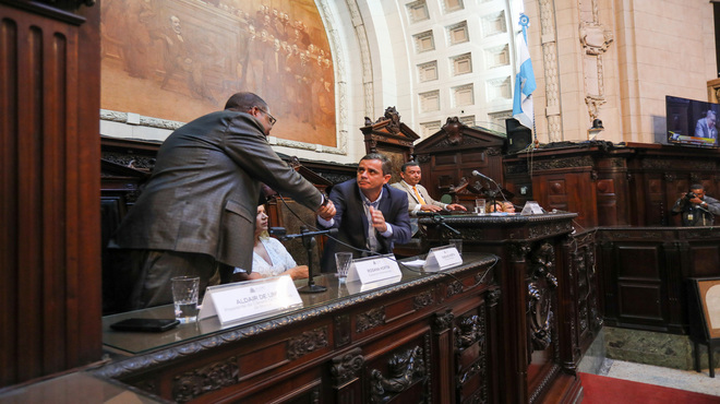 Prefeito Fabiano Horta recebe medalha Tiradentes, maior honraria da Alerj