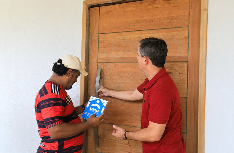 Maricá entrega 30 casas reformadas em cinco bairros da cidade