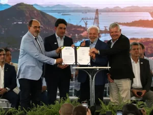 O presidente Luiz Inácio Lula da Silva defendeu a retomada dos investimentos na indústria naval 