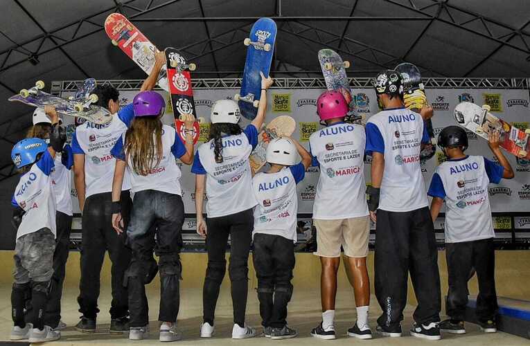 Alunos do projeto Maricá Esporte Presente testam arena do festival Skate Fest