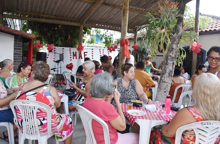 Comemoração de dias das mães na Casa do Idoso de Santa Paula