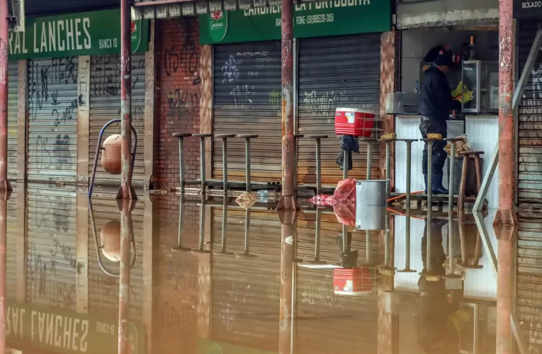 Nível do Guaíba cai 16cm em 11 horas, mas segue acima de 4m