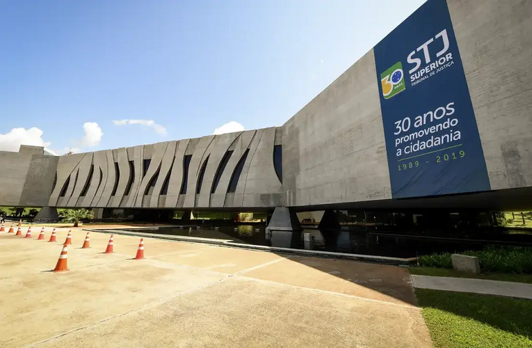 STJ autoriza faculdade a cobrar mensalidade maior de alunos calouros