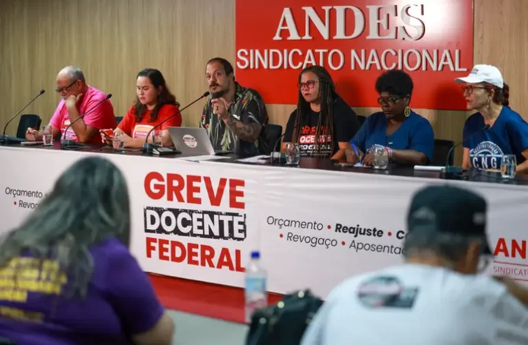 Greve: professores de universidades se dividem sobre aceitar proposta