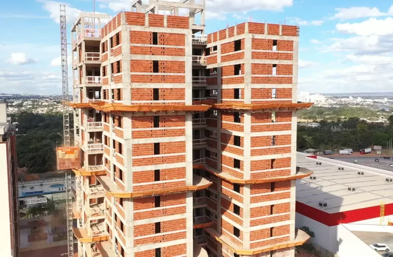 Demanda por mão de obra segue aquecida na construção civil