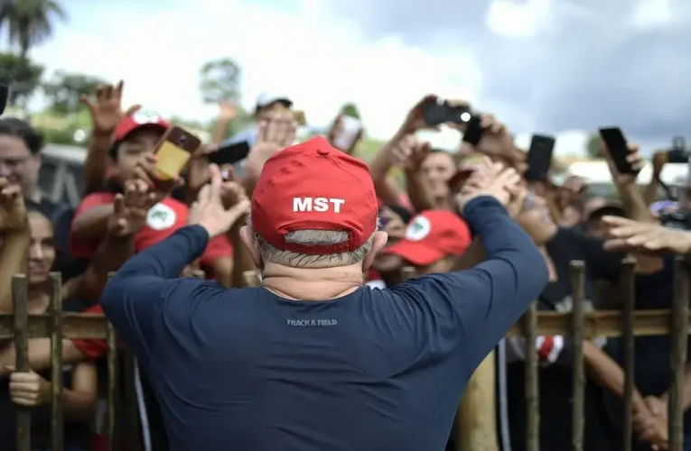 Acampamento do MST em MG vive expectativa com visita de Lula, nesta sexta-feira (7)