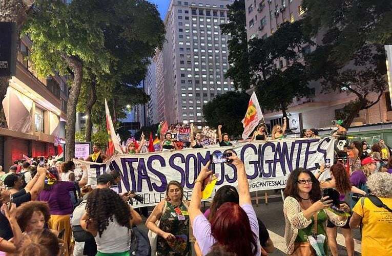 ‘Sem anistia para Bolsonaro’ é a palavra de ordem mais entoada no 8M no Rio de Janeiro