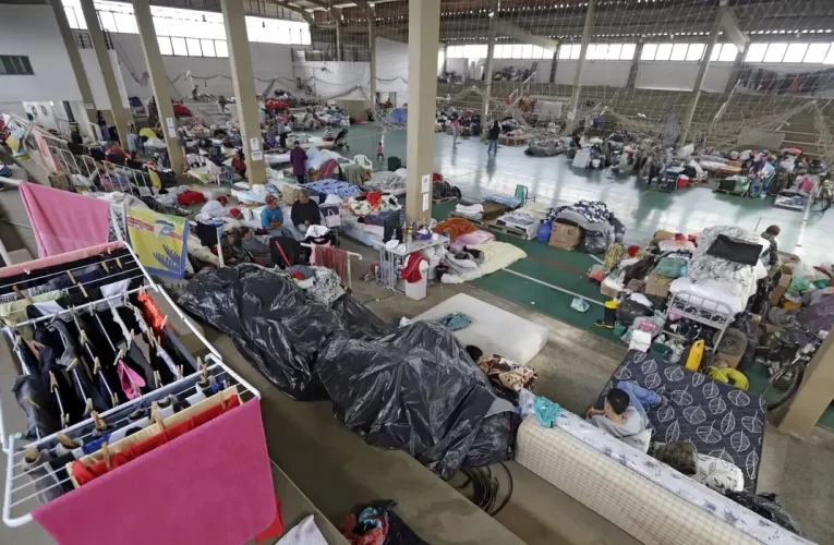 Oito em cada dez brasileiros já apoiaram vítimas de eventos climáticos