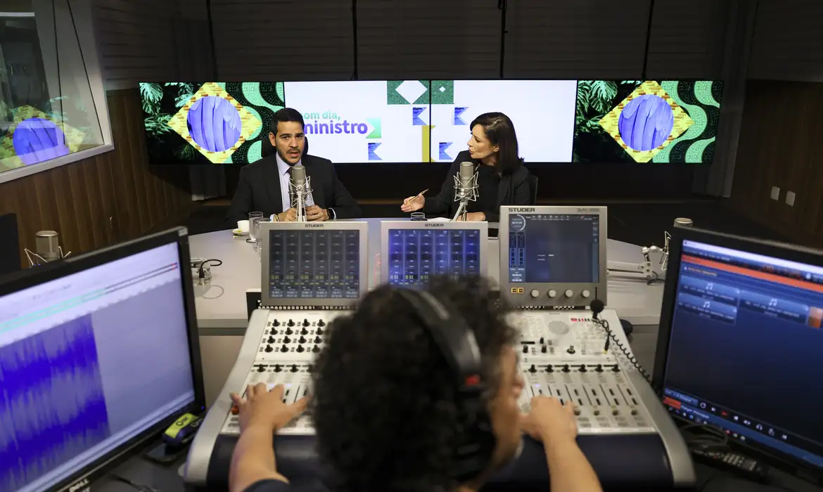 Governo avalia fim de desconto associativo no INSS