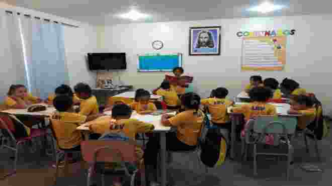 Em Maricá, crianças da LBV comemoram o Dia Internacional do Livro Infantil.