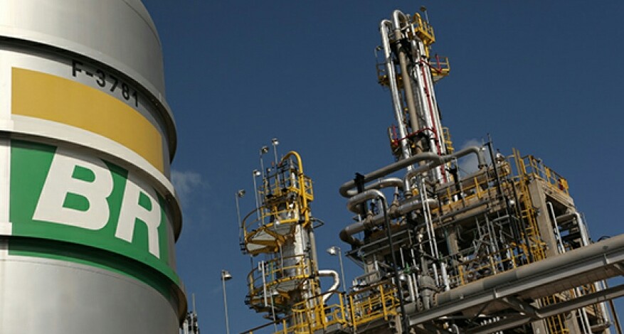 Caminhoneiros: 9º. dia Greve – Combustíveis chegam à alguns pontos, mas ainda faltam alimentos