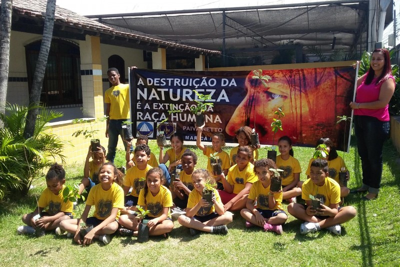 Gol pela infância brasileira! – Vista essa camisa e seja um campeão da solidariedade!