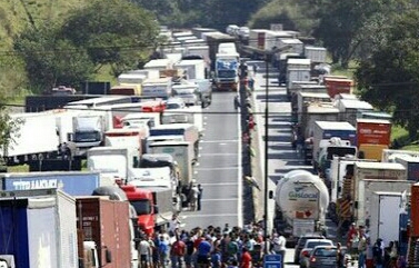 Greve dos Caminhoneiros e crise de combustíveis