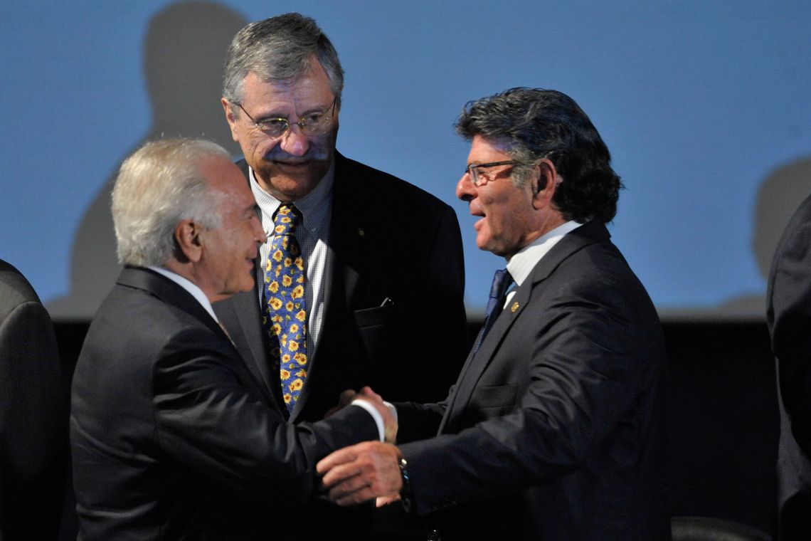 Ministro Fux dá prazo ao Presidente Temer e aos órgãos do governo