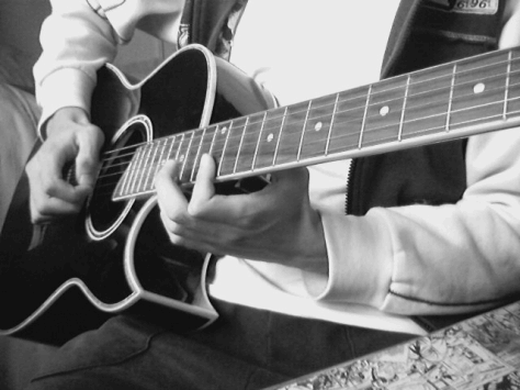 Som 100 Fronteiras – Show ao vivo com bingo beneficente para esquentar a noite de quinta feira