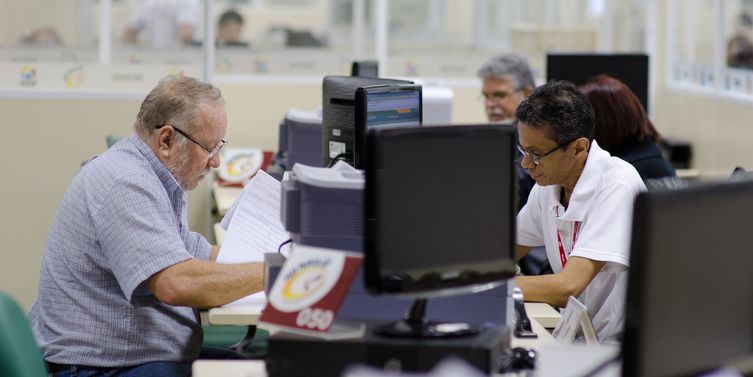 STJ autoriza benefício à aposentados do INSS que necessitam de cuidados permanentes