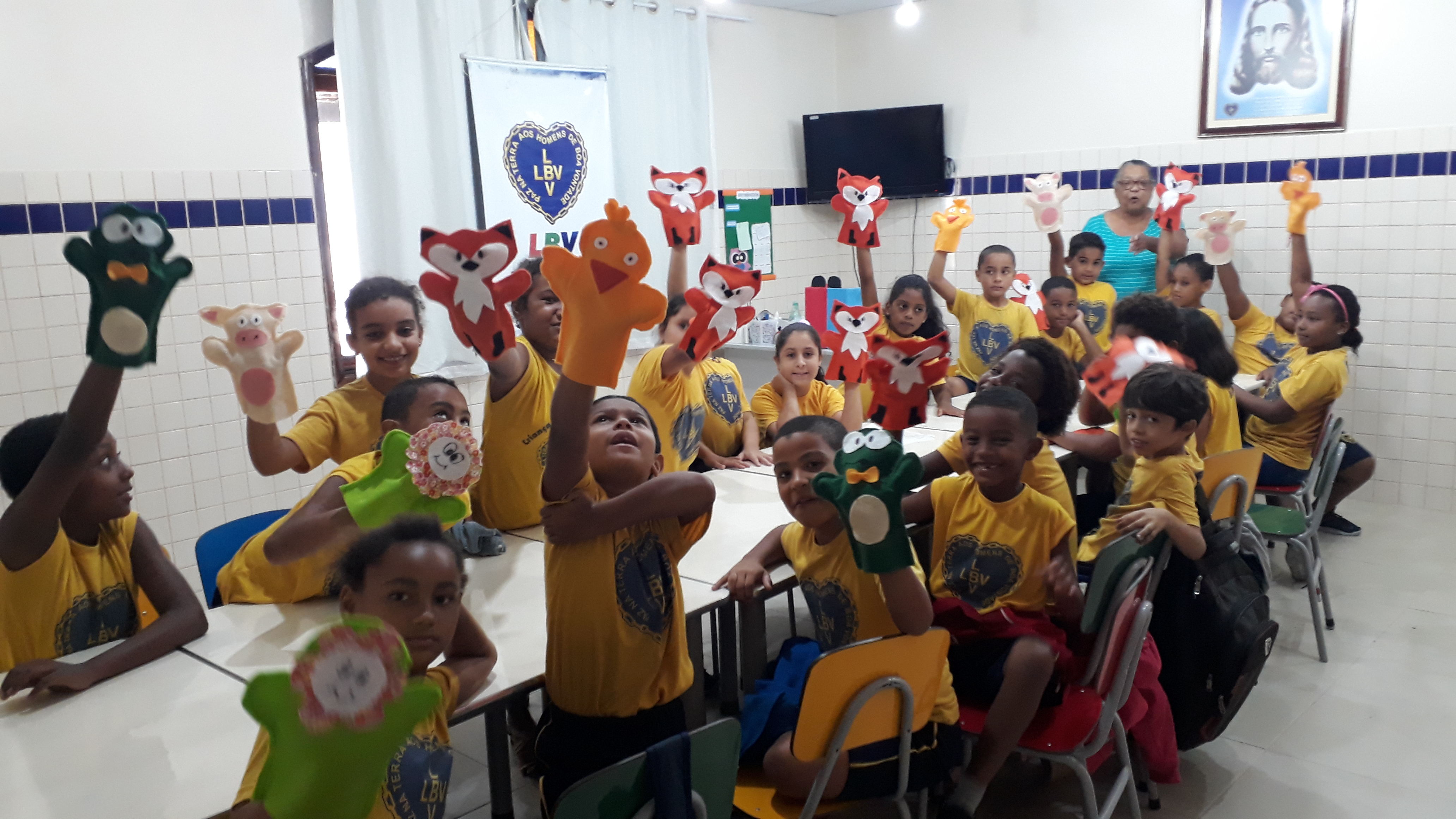 Oficina de Fantoches incentiva a arte na vida das crianças