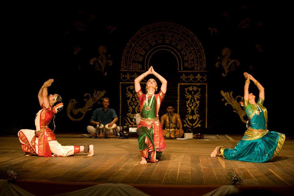 Lonas Acústicas e Culturais  – ADIADAS