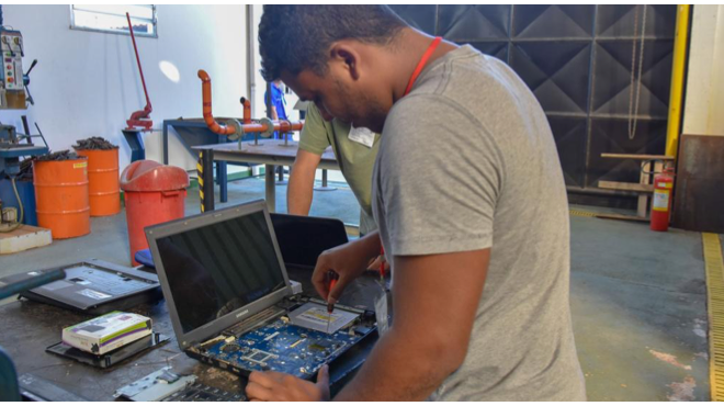 Montador e reparador de computadores – Curso