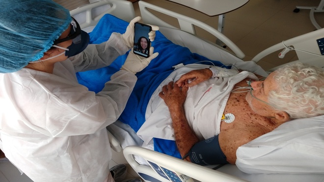 Videoconferência aproxima da família os pacientes de Covid-19