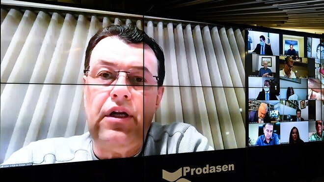 Aprovada suspensão de reajuste de remédios e de planos de saúde