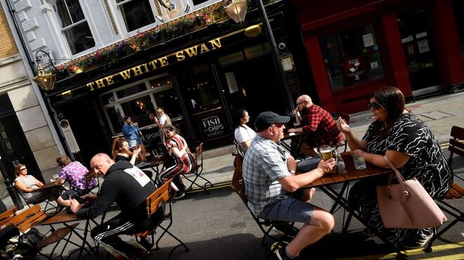 Novos casos de covid-19 dobram em cinco semanas na Europa