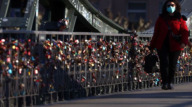 Alemanha vai fechar a maioria dos comércios para enfrentar a covid-19