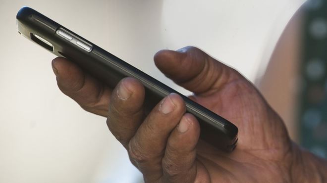Alunas da USP são premiadas por criar aplicativo de celular para alfabetização