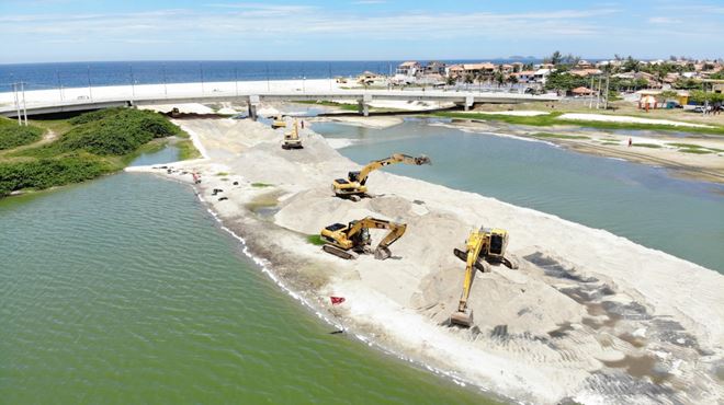 Reforço de máquinas retroescavadeiras