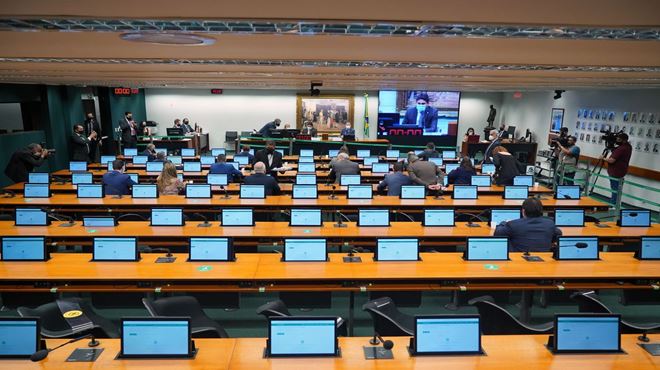 Conselho de Ética notifica deputados Daniel Silveira e Flordelis