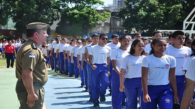 Com teto de gastos, somente militares têm aumento salarial previsto no Orçamento 2021
