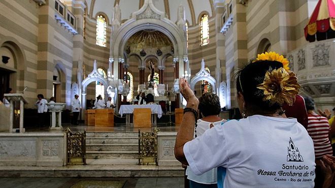 realização cultos e missas