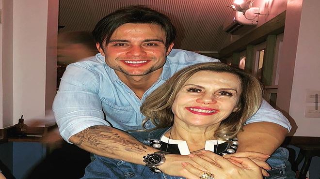 diretora de faculdade