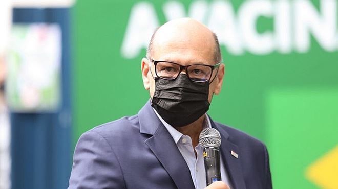 Últimas da Vacina: enquanto ritmo de vacinação cai 54%, Butantan suspende produção