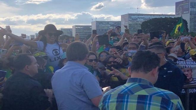 Agricultores e religiosos se unem em ato de apoio ao presidente Jair Bolsonaro em Brasília