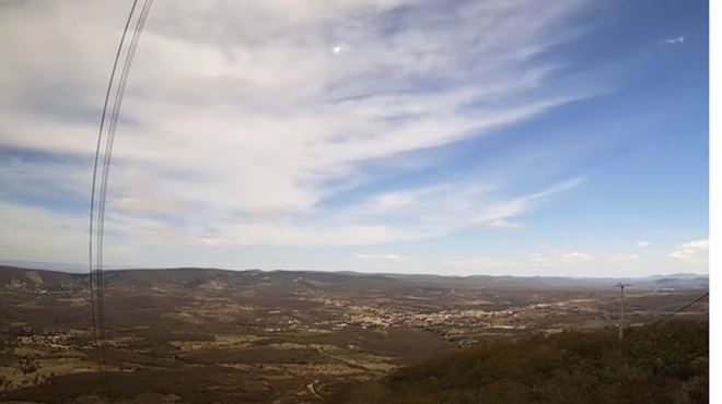 Meteoro é visto no céu da Bahia; barulho de explosão assustou moradores