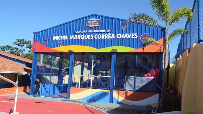 Quadra poliesportiva da escola Alcione Soares Rangel