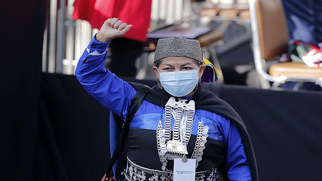 Em sessão histórica, Convenção Constitucional do Chile elege Elisa Loncón presidenta