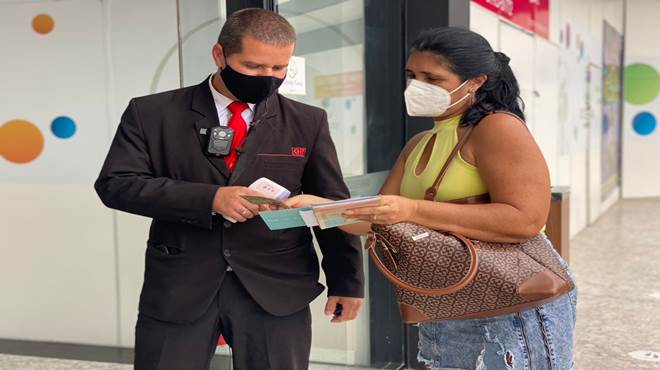 Exigência do passaporte de vacinação é obrigatória em locais de uso coletivo