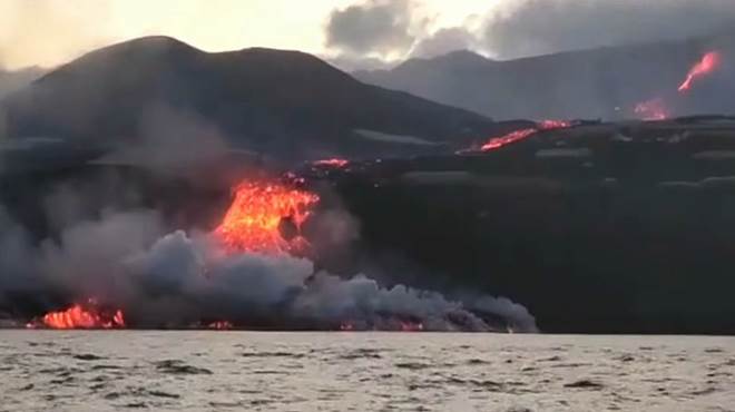 Vulcão acaba com praia de “onda perfeita” para surfistas em La Palma