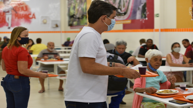 Maricá oferece ceia de Natal e leva esperança a quem precisa