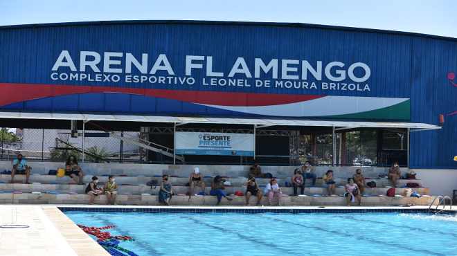 Festival de natação com inclusão une alunos e famílias na Arena Flamengo
