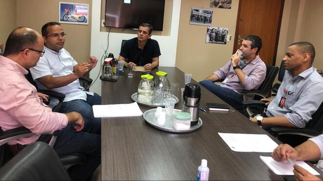 Prefeito de Maricá anuncia prorrogação do PAT até dezembro e RBC também receberá aumento