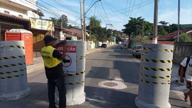 Via interditada no Centro da cidade para pavimentação