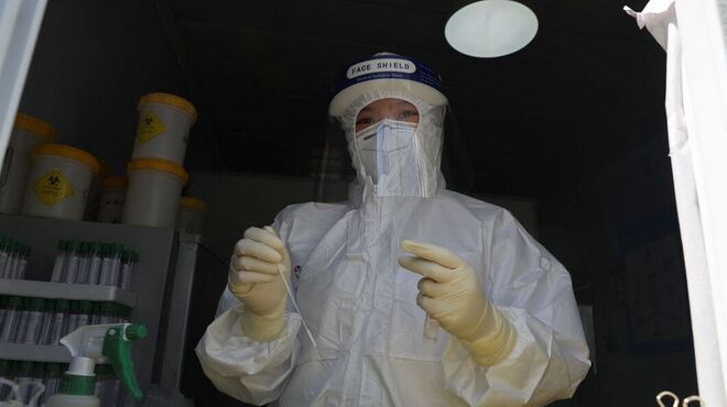 Mais cidades chinesas reforçam controles com aumento de casos de covid