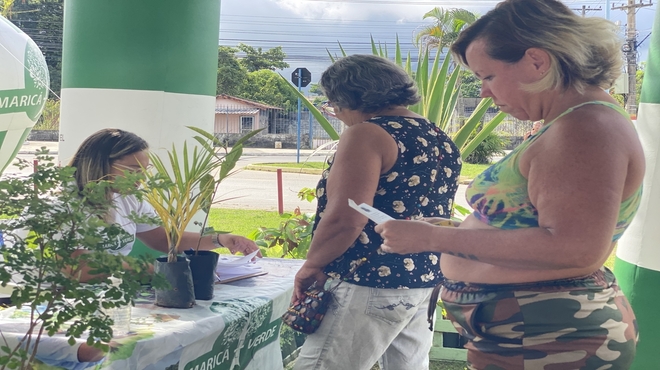 Maricá+Verde entrega cacau e diferentes mudas no Caxito