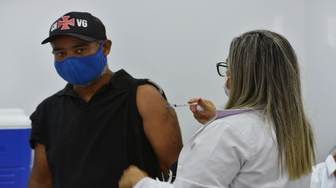 Maricá concentra vacinação contra a covid-19 em polos distritais